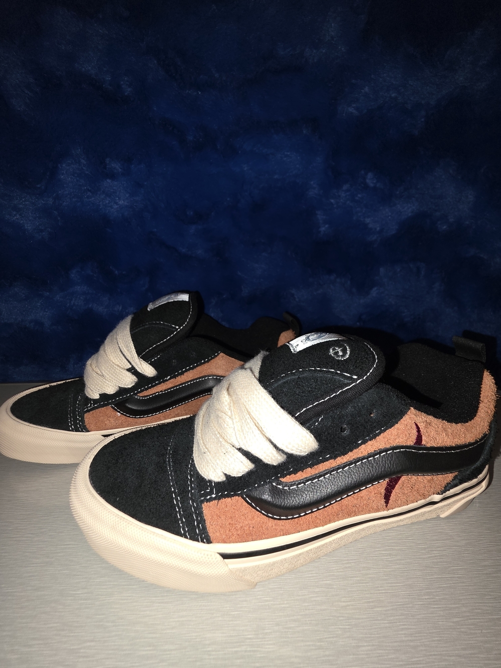 LIMITED EDITION VANS x Disney The Lion King Scar M6/W7.5 Knu Skool Sneakers
